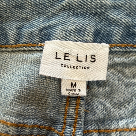 NWOT- Le Lis Light Wash High-Rise Wide Cuff Boutique Leg Jeans 100% cotton - Picture 2 of 7